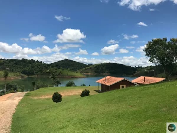 Sítio na represa