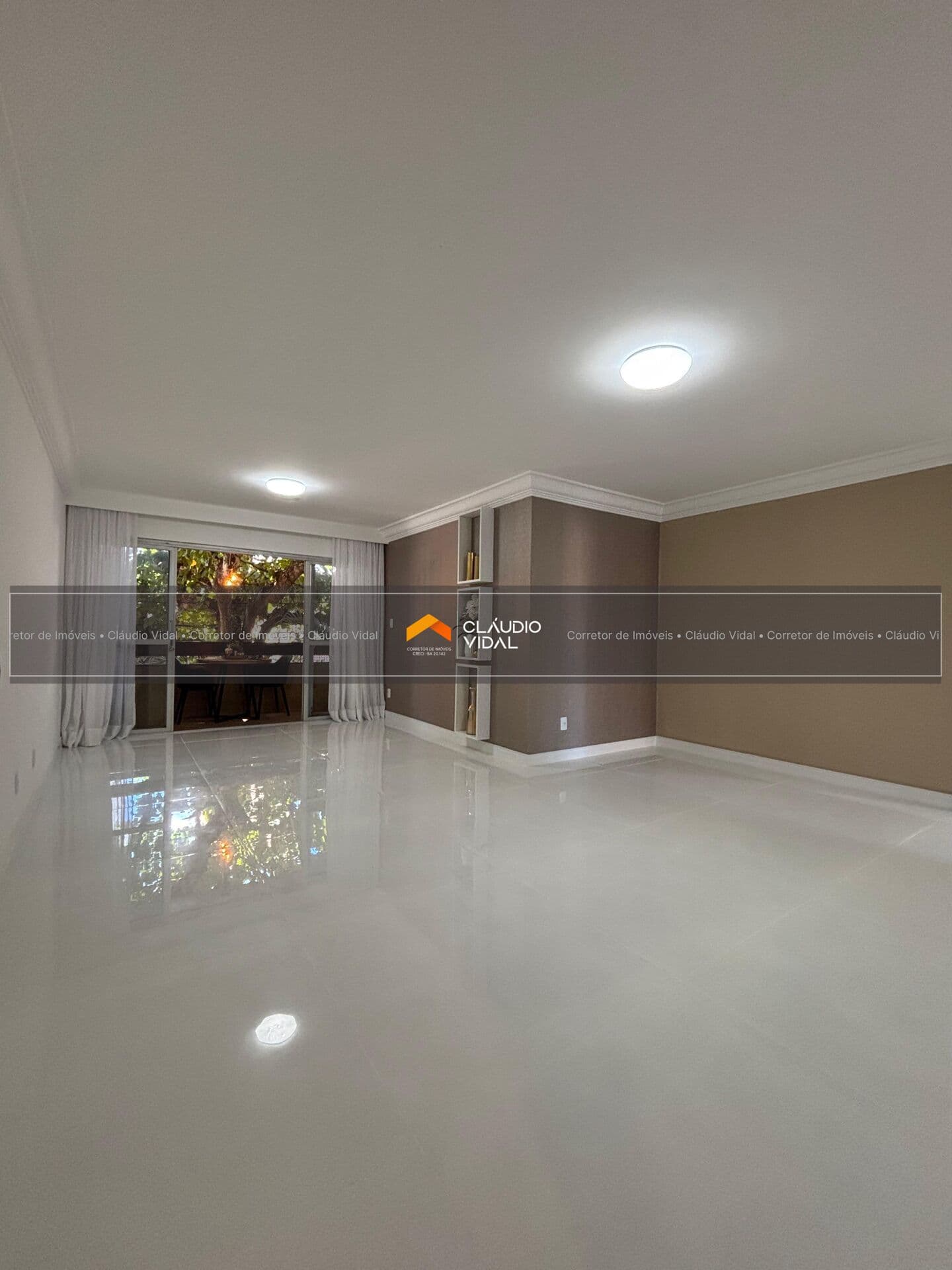 Amplo 3/4 no Costa Azul – 116m², Nascente e Super Ventilado!