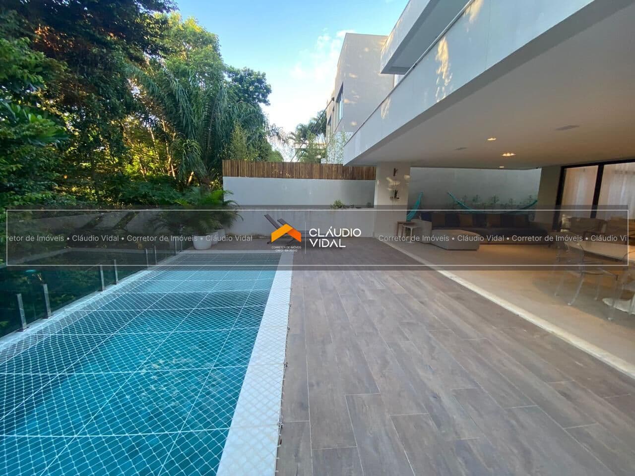 Linda casa duplex, com 4/4 (3 Suítes) em Alphaville I em Salvador - BA