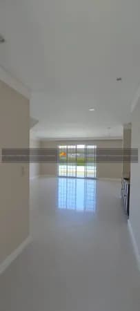 Casa duplex, 547 m2, com 4 suítes e Piscina Privativa no cond Jardim dos Pássaros em Lauro de Freitas