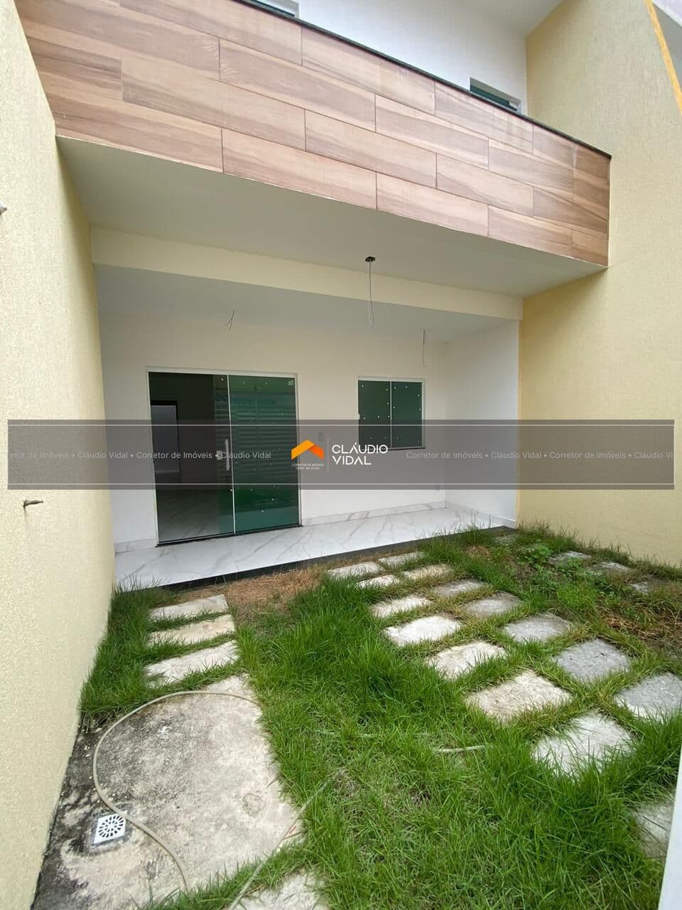 Casa Duplex novíssima, 120 m2, 4/4 (2 suítes, sendo 1 no térreo), Vila Praiana em Lauro de Freitas