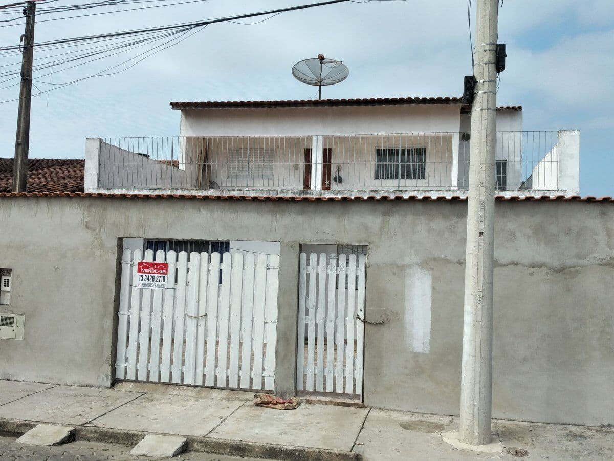 Sobrado Padrão para Venda e Aluguel em suarão Itanhaém-SP