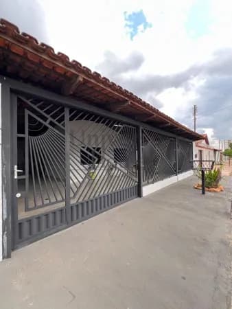 Casa de 3 quartos com suíte à venda no Cidade Satélite São Luiz em Aparecida de Goiânia/GO