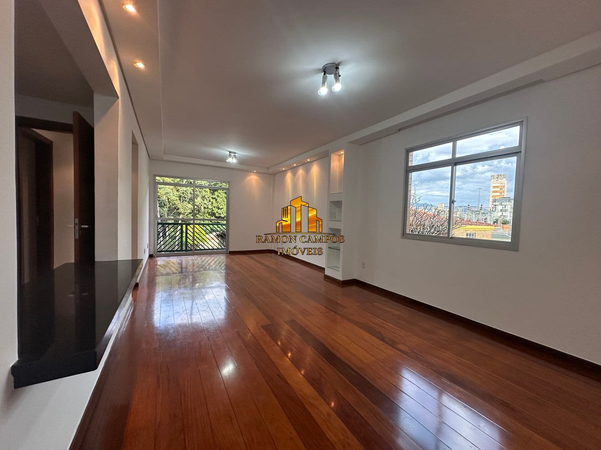 Apartamento de 133m² , 3 quartos , suite , 2 vagas - Sagrada Familia
