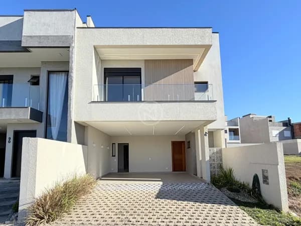 Sobrado em São José dos Pinhais - Costeira