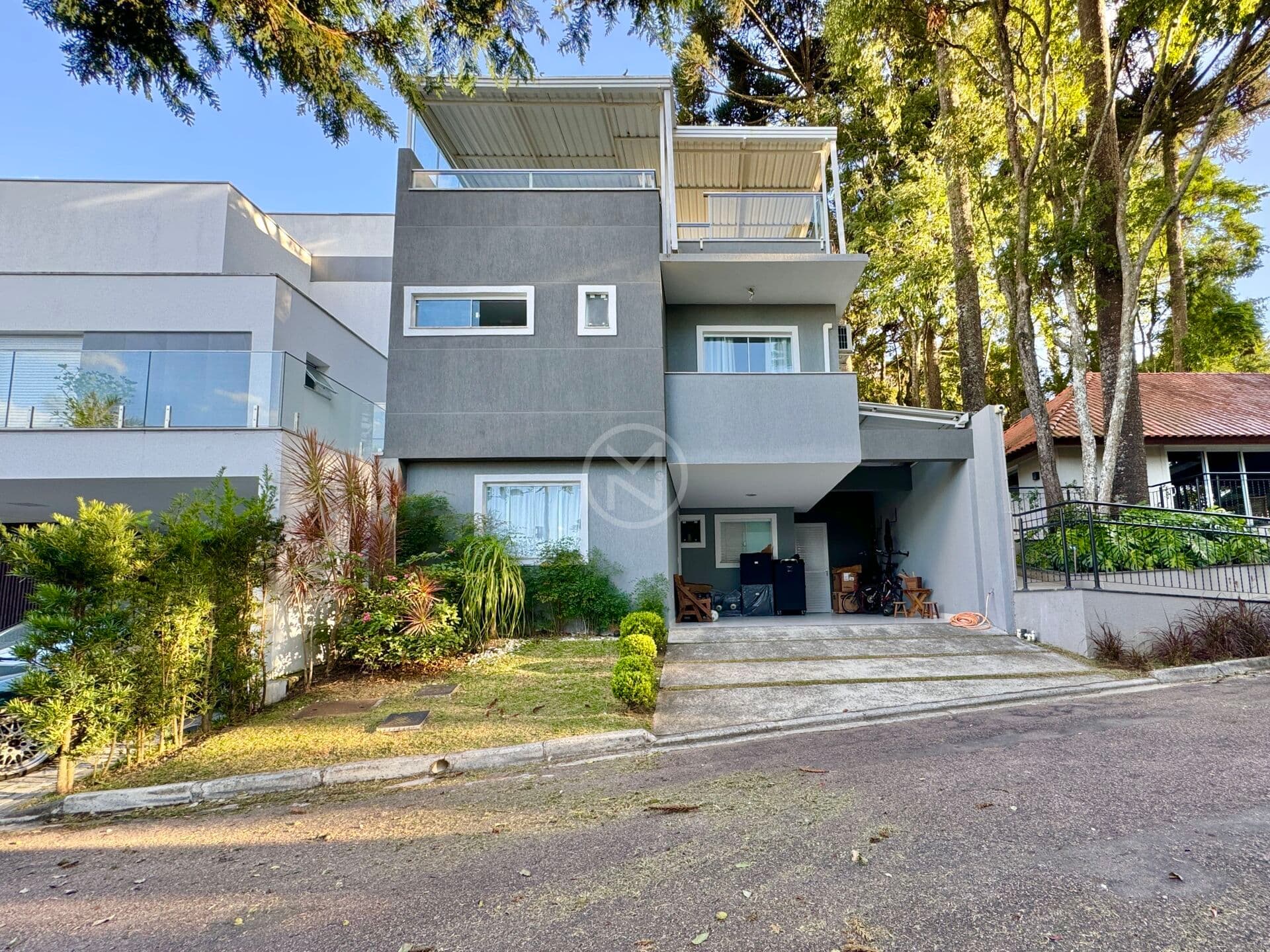 Casa em condomínio no Centro de São José dos Pinhais-PR