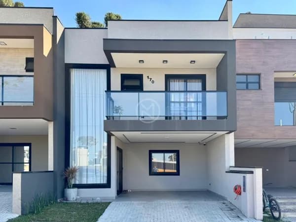Sobrado em São José dos Pinhais - Costeira