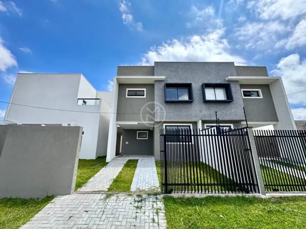 Sobrado em São José dos Pinhais - Cruzeiro