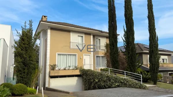 Casa em Condomínio, com 4 quartos, 427 m² privativos, 4 vagas de garagem, no Pilarzinho, Curitiba - PR..