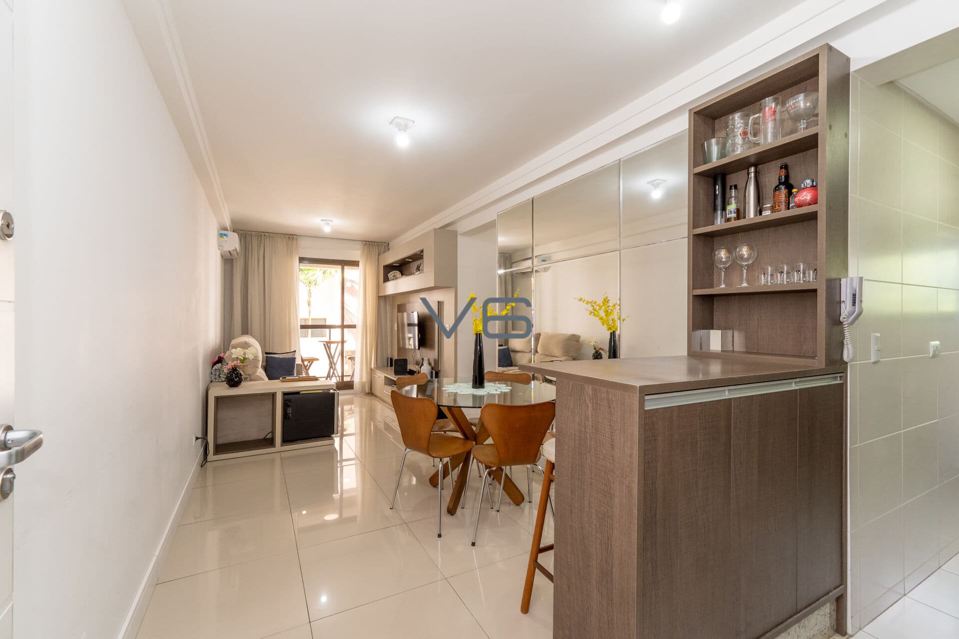 Apartamento Padrão com 65,24m² privativos, 3 quartos, 2 vagas de garagem, no Guaíra, Curitiba - PR.