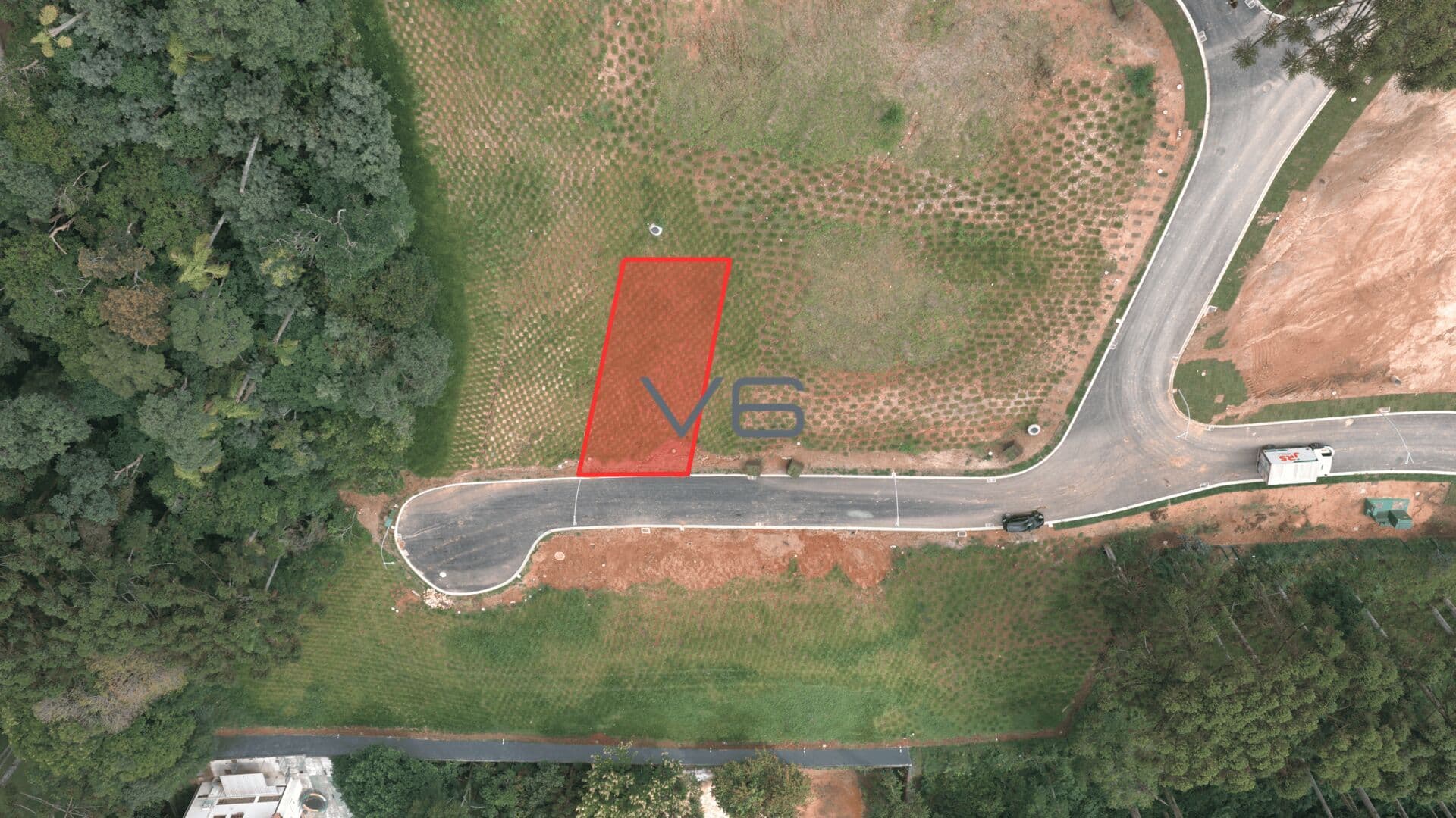 Terreno em condomínio com 250m² privativos, no bairro Santa Cândida, Curitiba - PR.