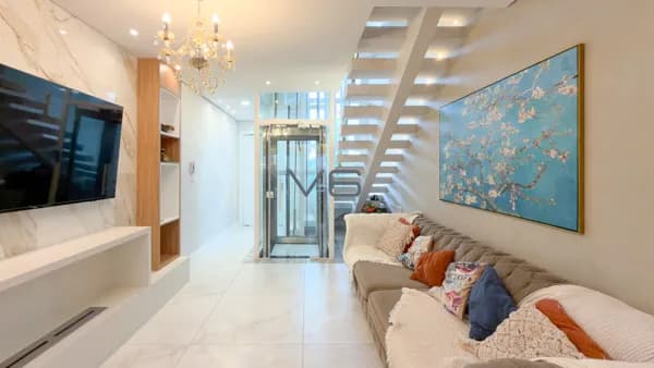 Casa Alto Padrão com 270m² privativos, 4 quartos, 4 vagas de garagem, no Umbara, Curitiba - PR.