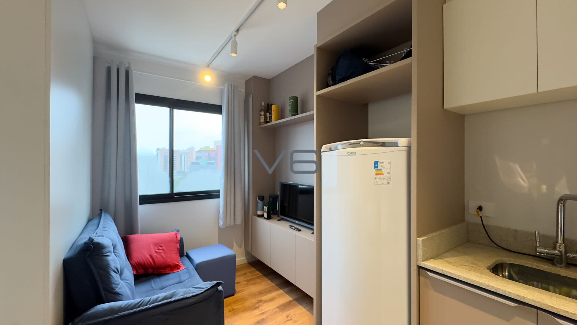 Apartamento Studio com 22,5 m² privativos, no Centro/Batel, Curitiba - PR.