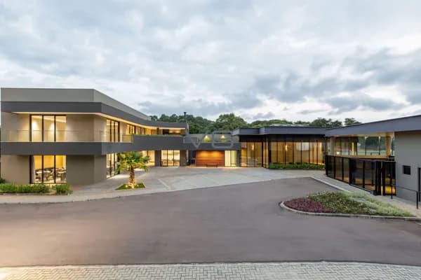 Terreno em Condomínio com 303m² privativos, no Barigui, Curitiba - PR.