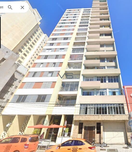 Apartamento 2 dormitórios, 96 m2 privativos no centro.