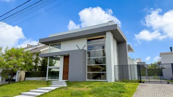 Casa Alto Padrão em Condomínio com 462m² privativos, 6 quartos, 3 vagas de garagem, no Alphaville, Pinhais - PR.