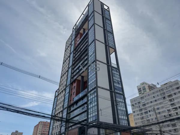 Apartamento Padrão - 1 Quarto - 1 Suíte - 29m² privativos - no Centro, Curitiba-PR.