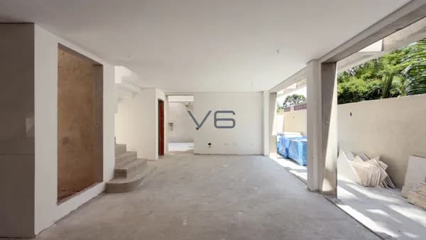 Casa Sobrado Mobiliado com 4 suítes, 4 vagas de garagem, 189m² privativos, no Ahú, Curitiba - PR.