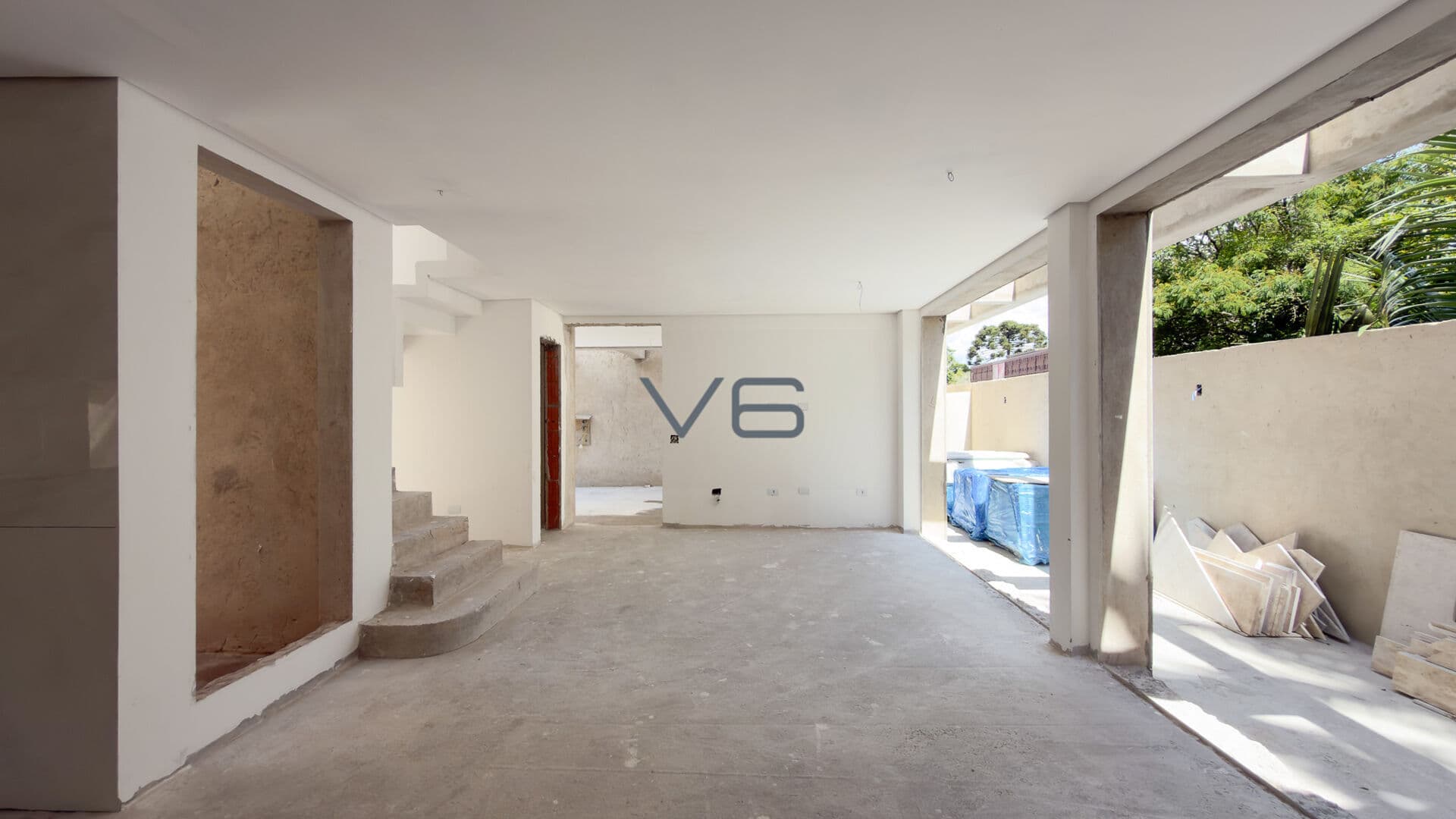 Casa Sobrado Mobiliado com 4 suítes, 4 vagas de garagem, 189m² privativos, no Ahú, Curitiba - PR.