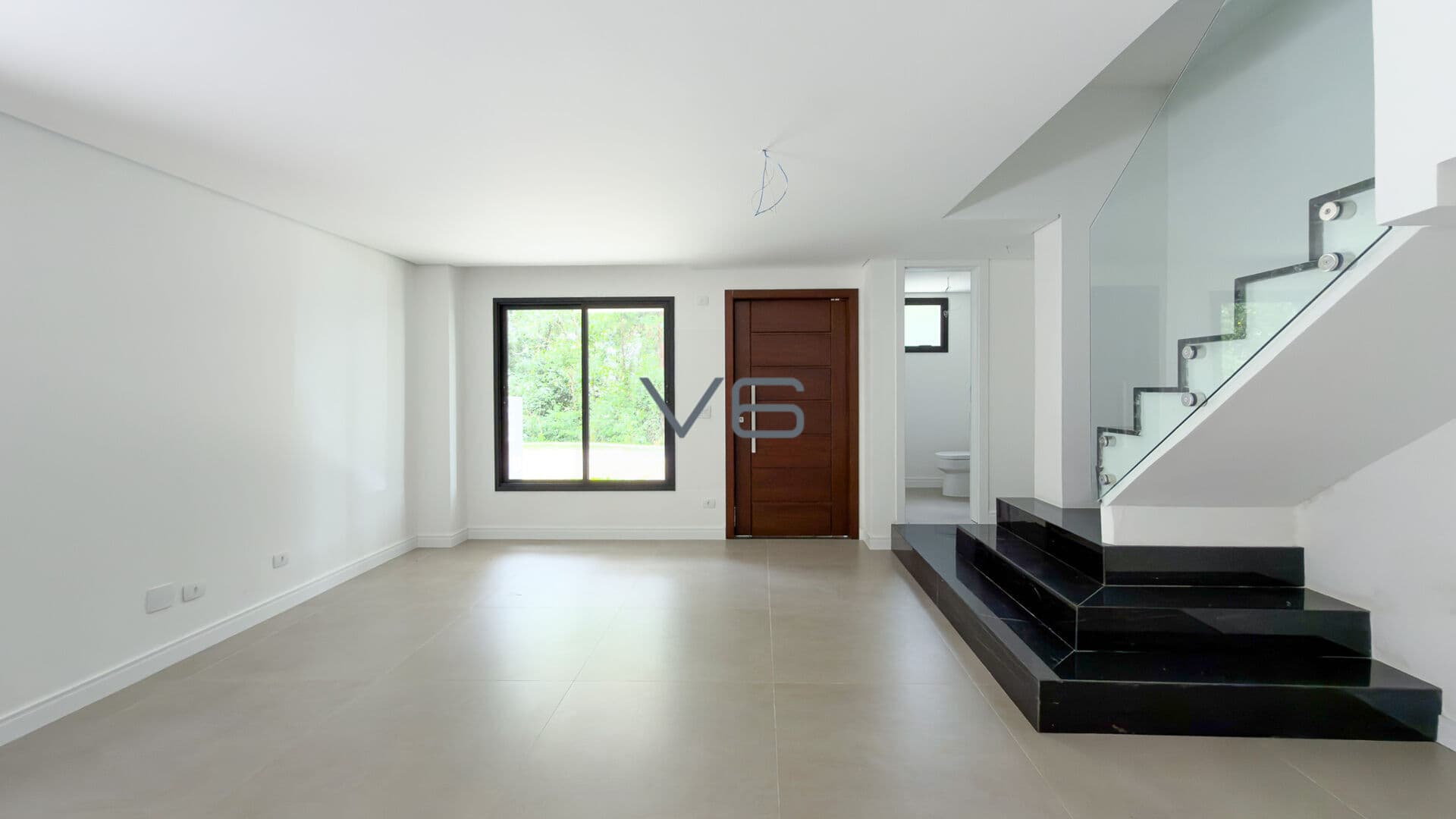 Casa Alto Padrão com 150m² privativos, 3 quartos, 2 vagas de garagem, no Santa Cândida, Curitiba - PR.