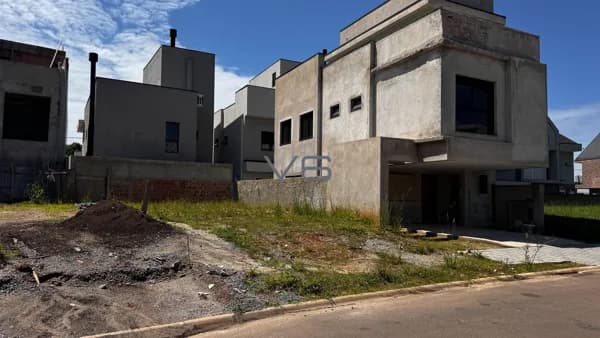 Terreno em Condomínio com 128m² privativos, no bairro Santa Cândida, Curitiba - PR.