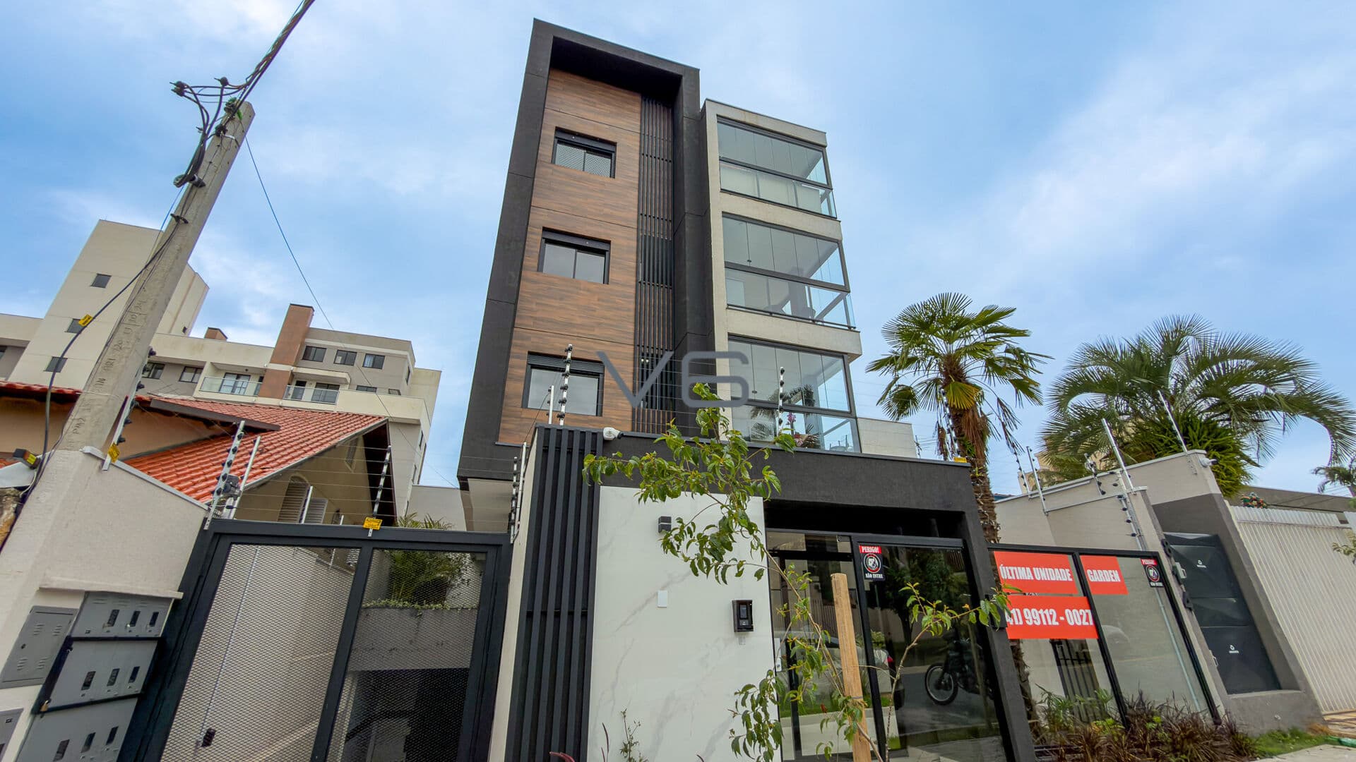 Apartamento Cobertura Duplex com 3 quartos, 151 m² privativos, 2 vagas de garagem, no Santa Quitéria, Curitiba - PR.