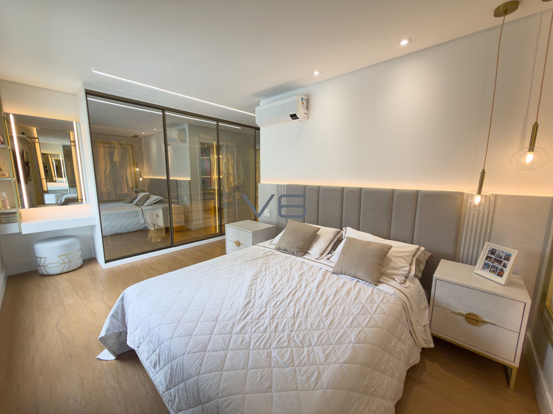 Apartamento Alto Padrão com 3 quartos, 2 vagas de garagem, 131,16m² privativos, no Cabral, Curitiba - PR.