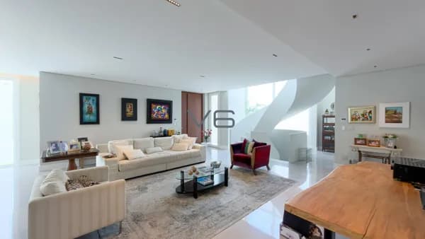 Casa Alto Padrão com 5 suítes, 443m² privativos, 4 vagas de garagem e piscina, no Santo Inácio, Curitiba - PR.