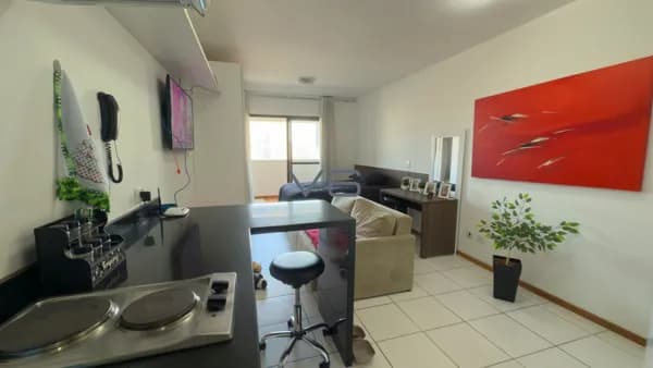 Apartamento Studio mobiliado com 33 m² privativos, 1 vaga de garagem, no Centro de Curitiba - PR.