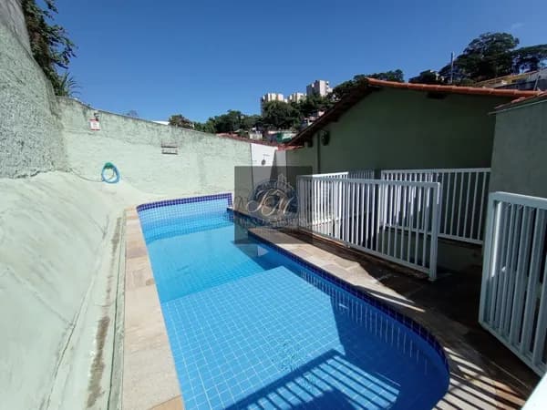 Sobrado a venda em Conmdomínio