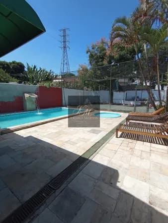 Casa a venda em Condomínio no Jd Dom josé