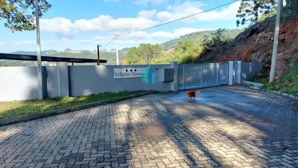 Terrenos em Loteamento Fechado