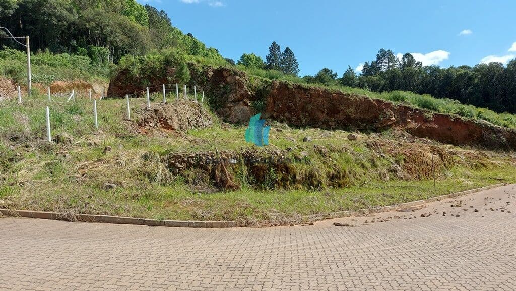 Lote/Terreno em Bento Gonçalves - Barracão