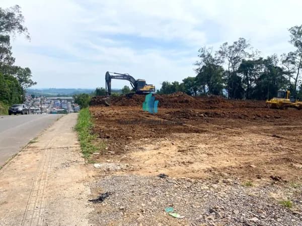Terrenos (Em obras)