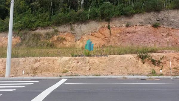 Terreno (Fase final de obras)