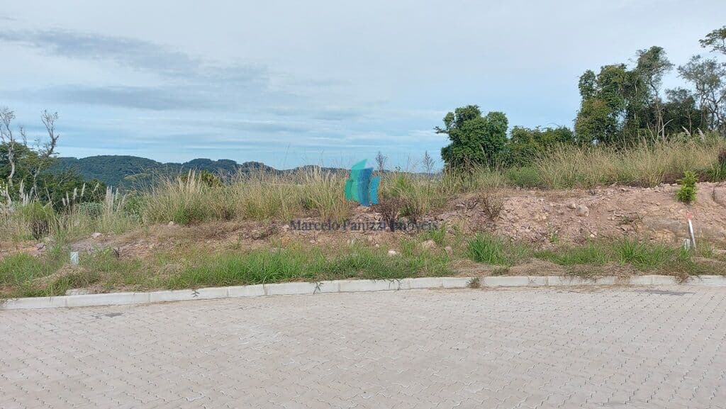 Terreno (Fase final de obras)