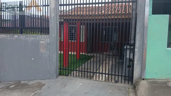 Casa no bairro Cristo Rei, em Campo Largo-PR