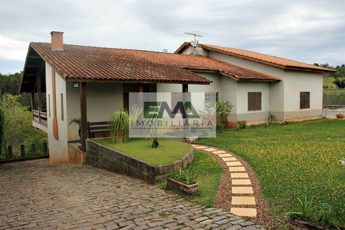 Casa em Santa Isabel - Centro