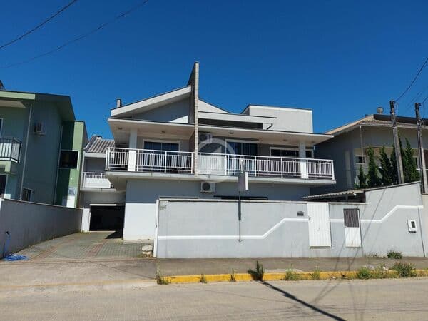 Excelente Sobrado no bairro Amizade.