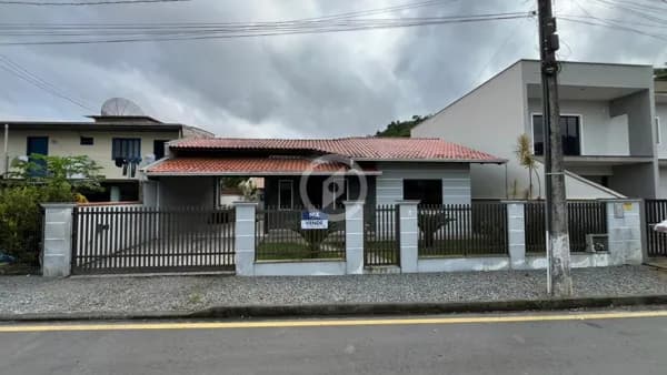 Casa em Guaramirim - Guamiranga