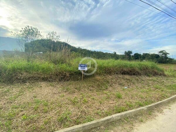 Oportunidade de terreno de frente para rua principal!!!
