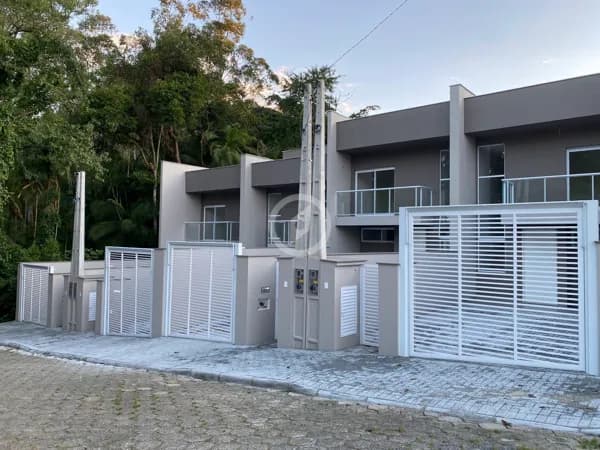 Sobrado em Jaraguá do Sul - Ilha da Figueira
