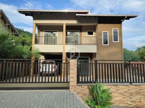 Casa em Guaramirim - Amizade
