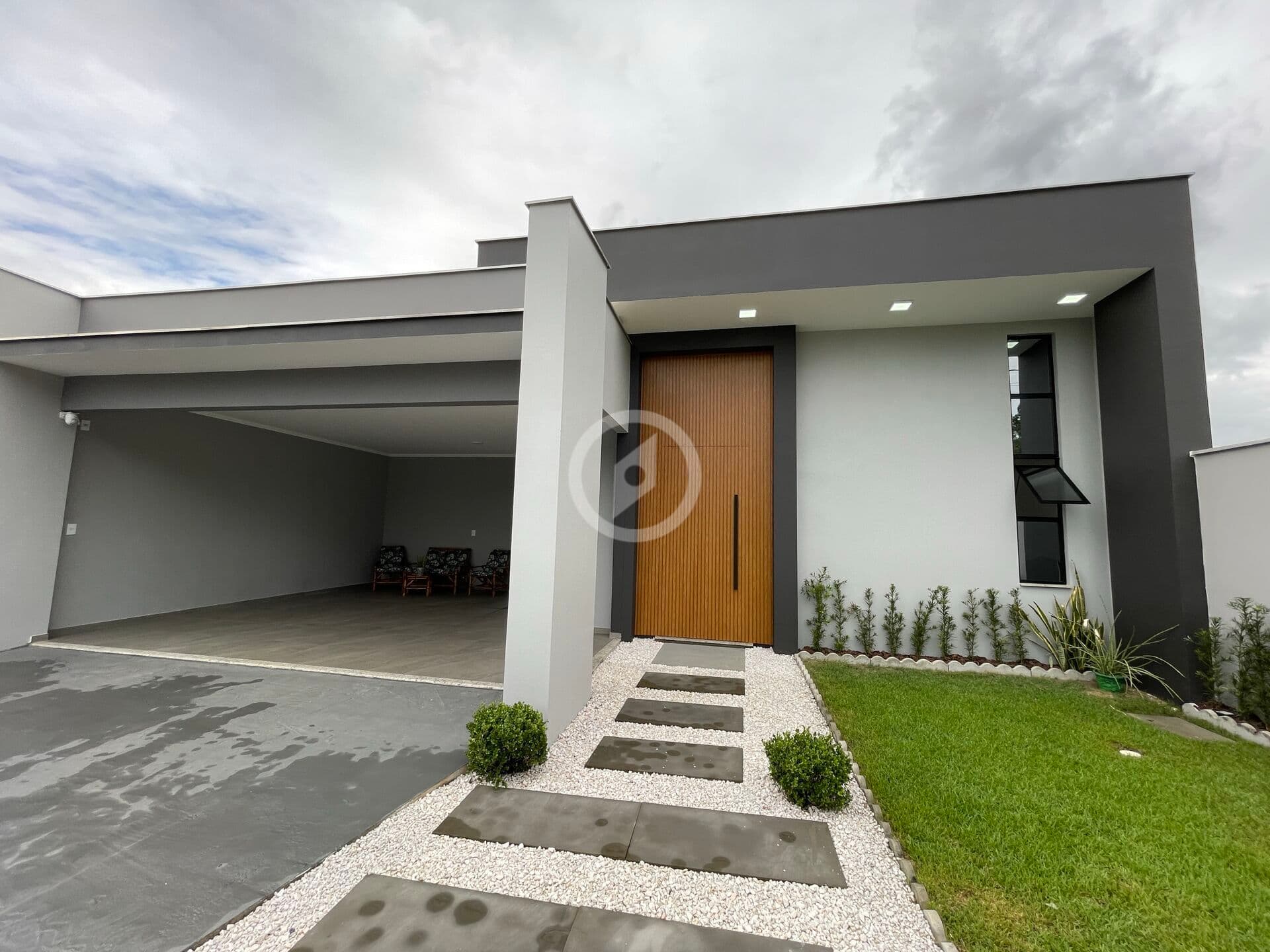 Casa Alto Padrão de 3 quartos sendo uma suíte