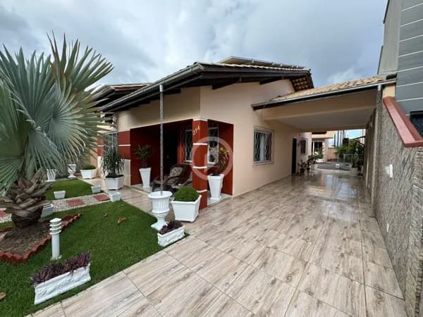 Casa em Guaramirim - Amizade