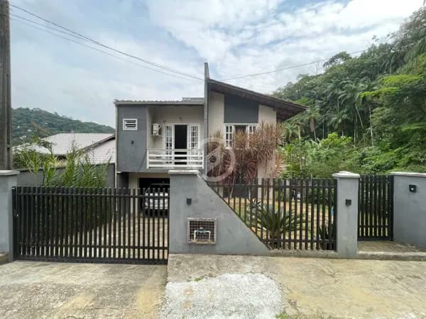 Sobrado em Guaramirim - Amizade