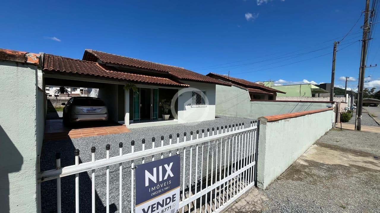 Casa em Guaramirim - Escolinha