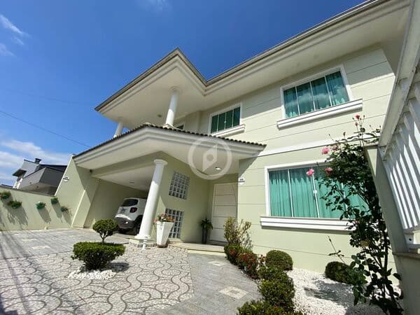 Casa em Guaramirim - Amizade