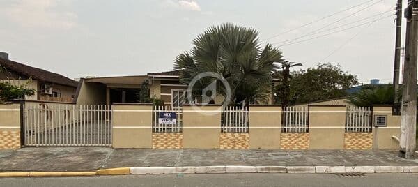 Casa em Guaramirim - Centro