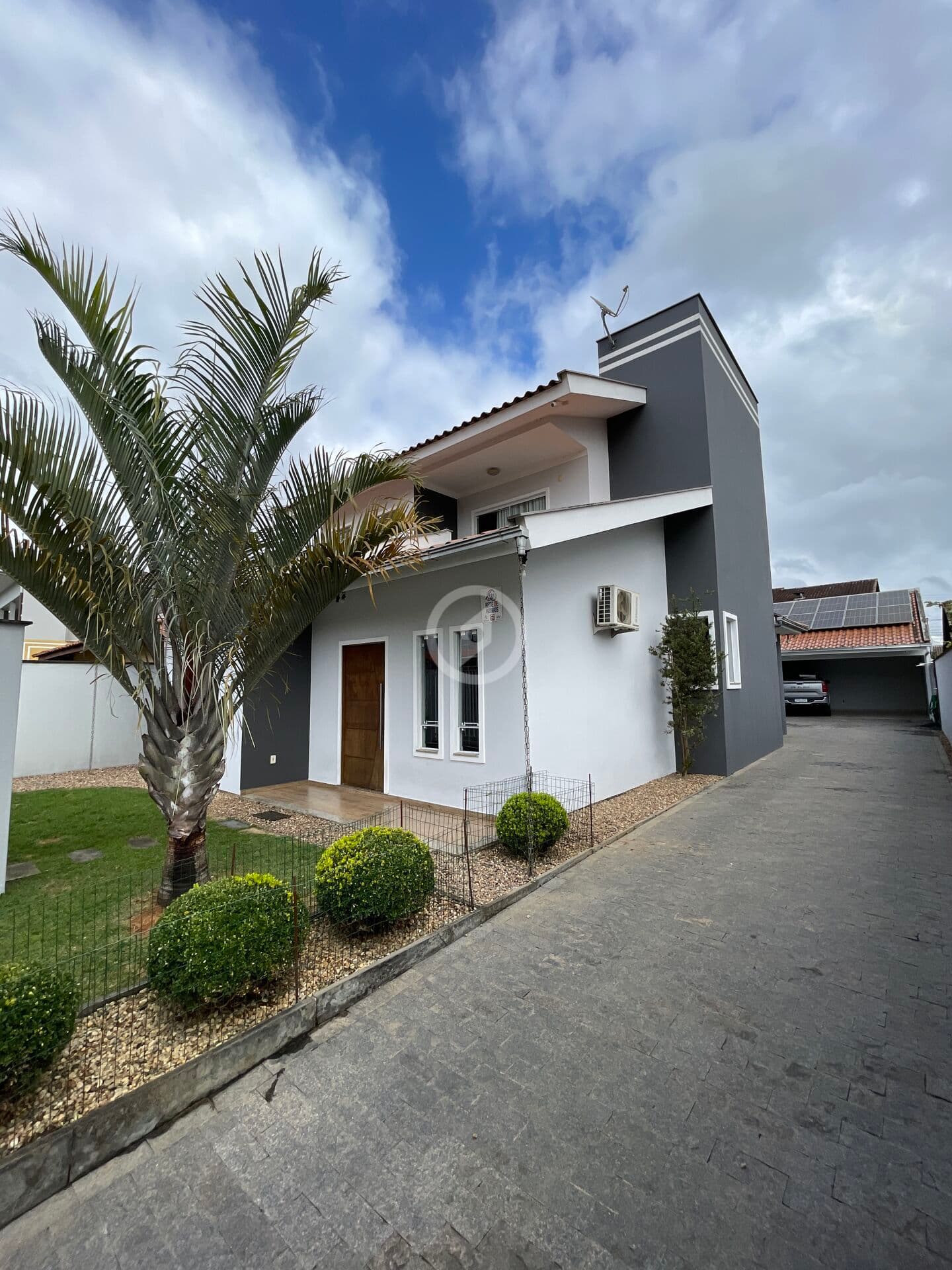 Casa Alto Padrão com Piscina e Suite com Sacada e Banheira